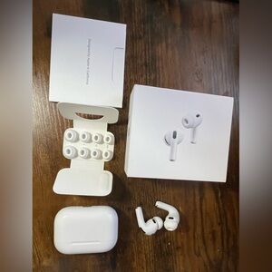 Apple AirPods Pro 3 Used.